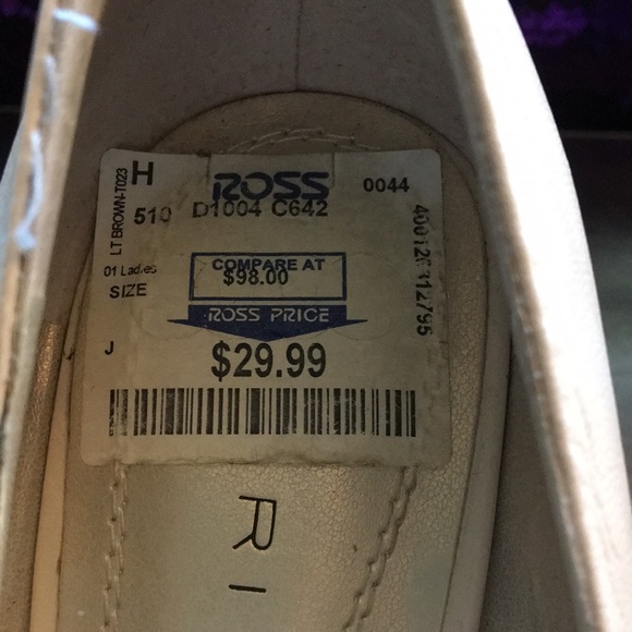 Tahari shoes - Picture 5 of 6